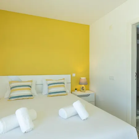 Por Do Soleil Villa